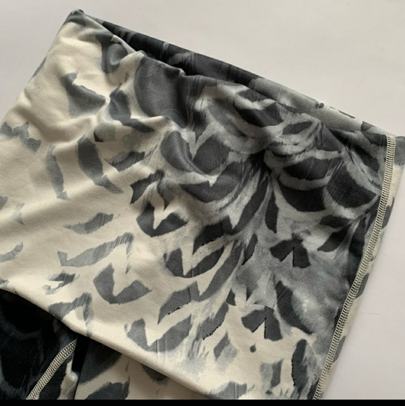 Lululemon Wunder Under Crop Leggings - Picture 6 of 6